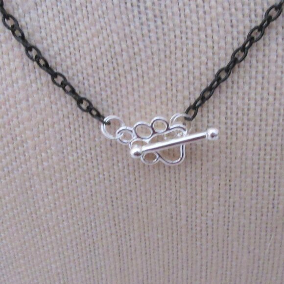 Handmade White Enamel Cat Earrings Paw Print Leather Pendant Necklace - Picture 2 of 2